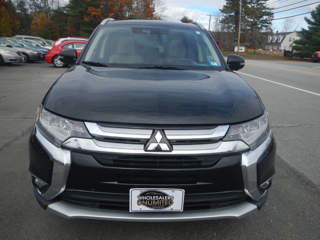 2017 Mitsubishi Outlander Image 12