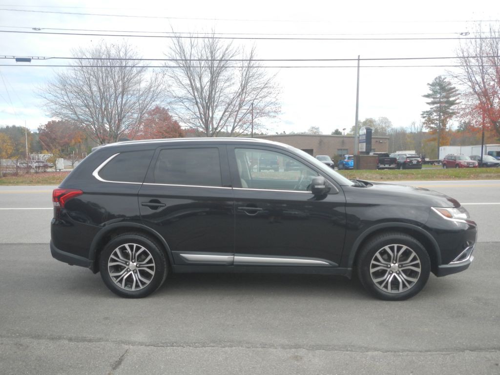 2017 Mitsubishi Outlander Image 14