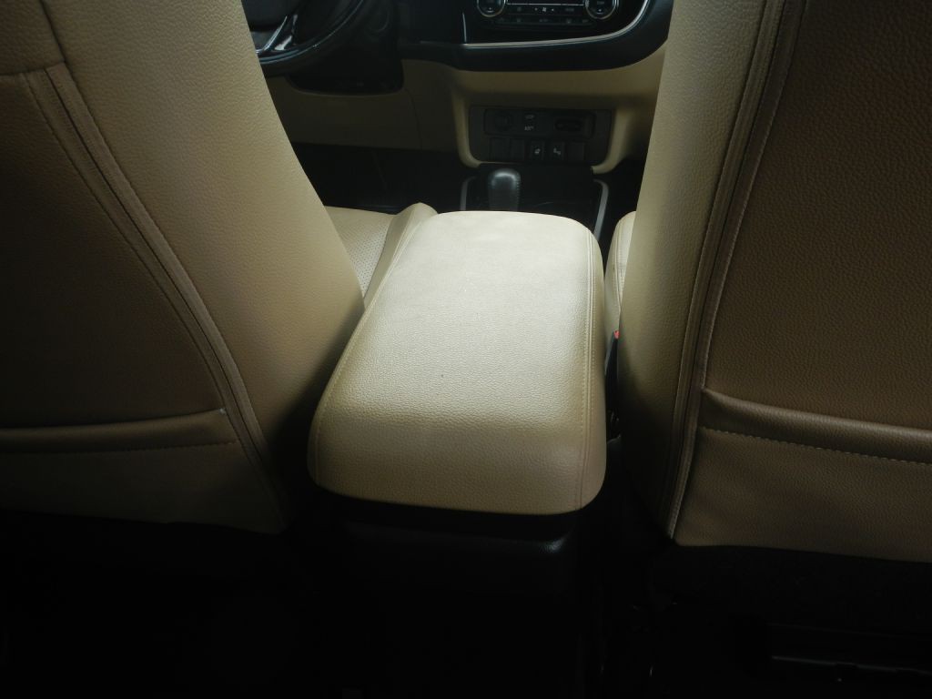 2017 Mitsubishi Outlander Image 30