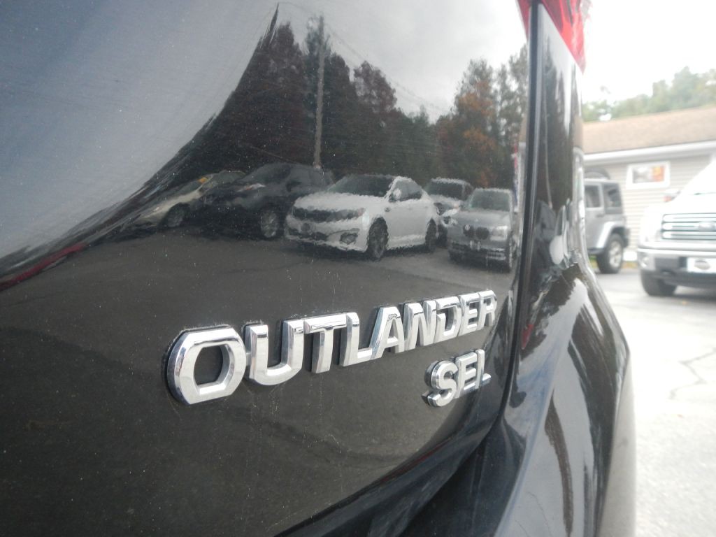 2017 Mitsubishi Outlander Image 37