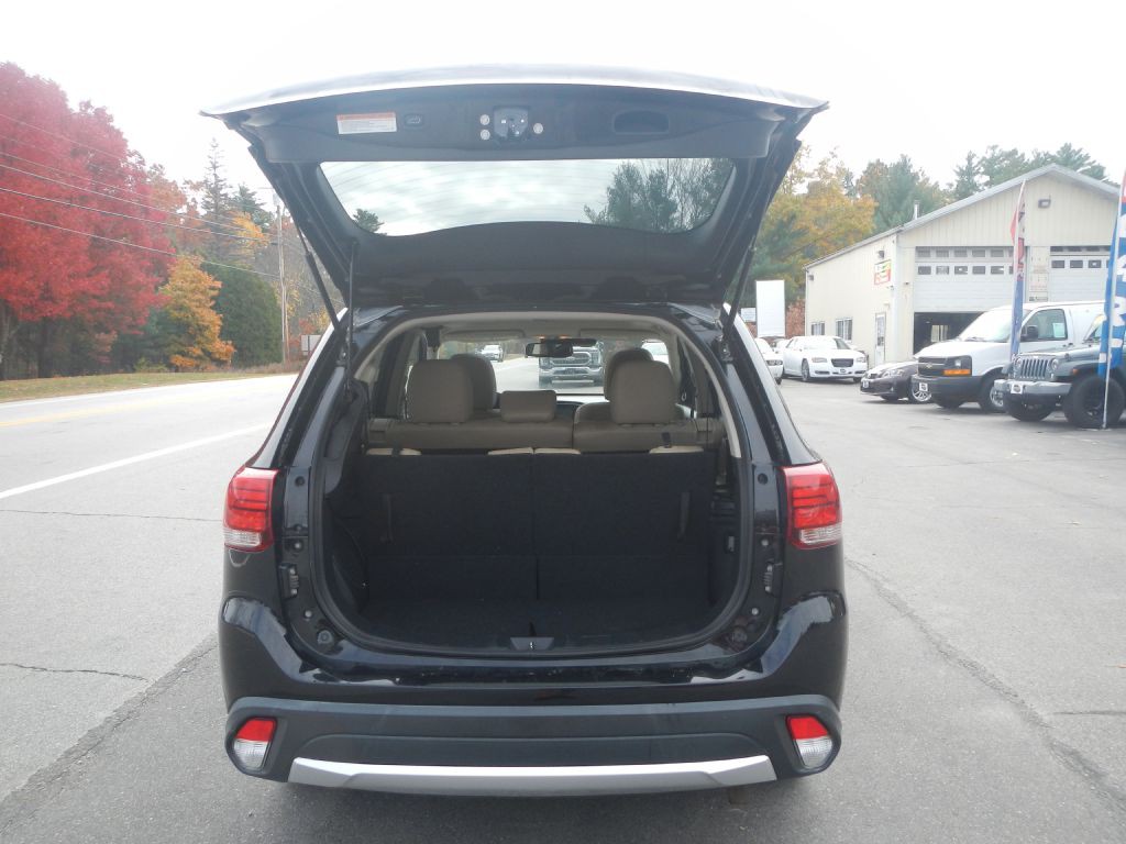 2017 Mitsubishi Outlander Image 39