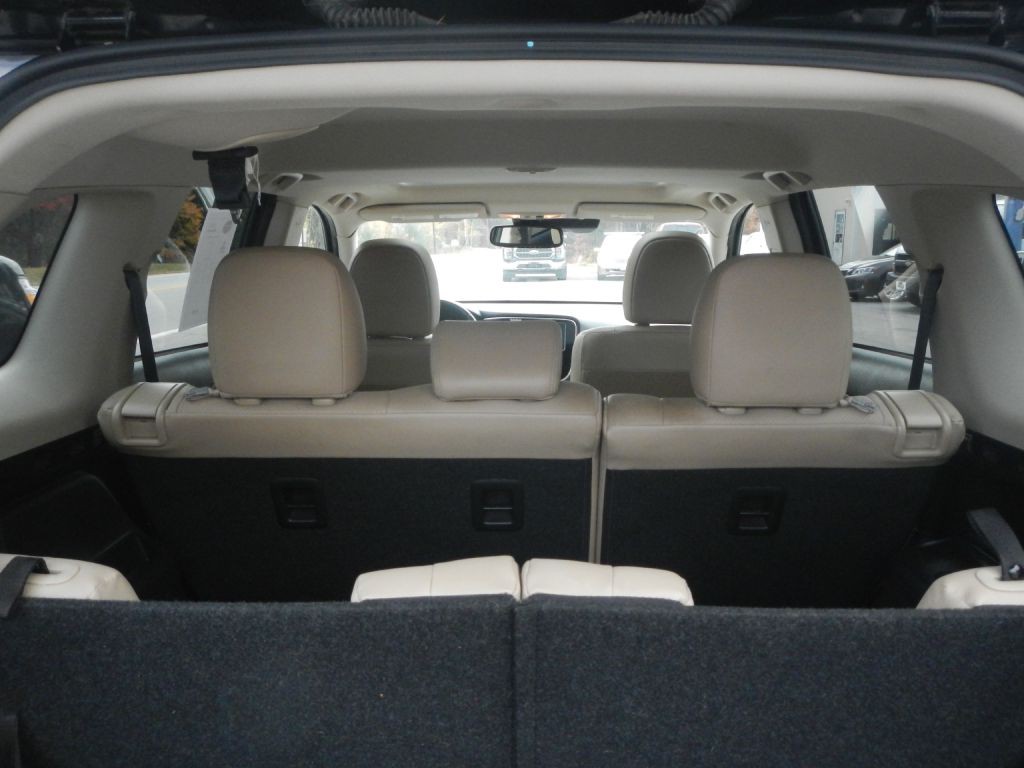2017 Mitsubishi Outlander Image 41