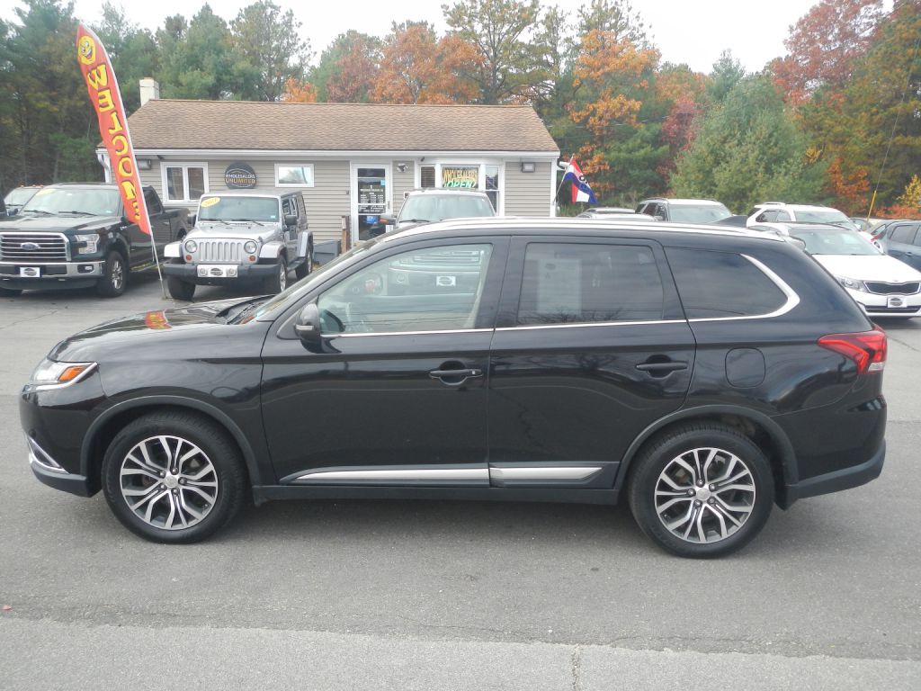 2017 Mitsubishi Outlander Image 42