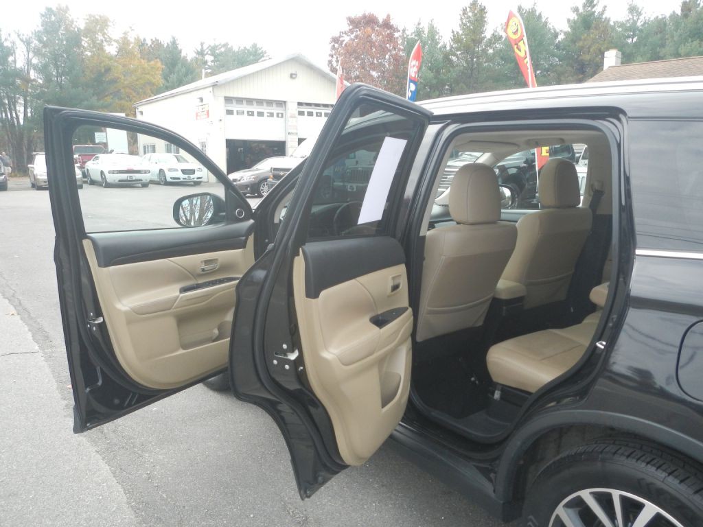 2017 Mitsubishi Outlander Image 43
