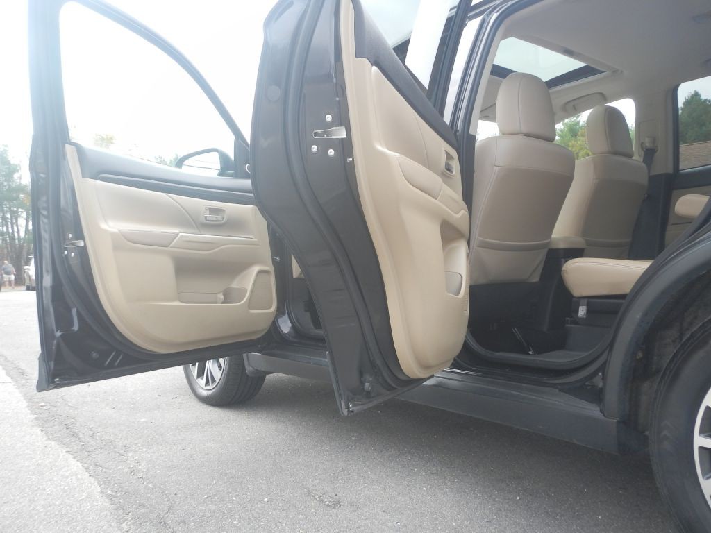 2017 Mitsubishi Outlander Image 44