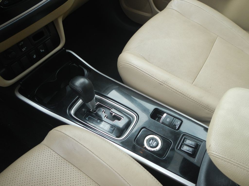 2017 Mitsubishi Outlander Image 53