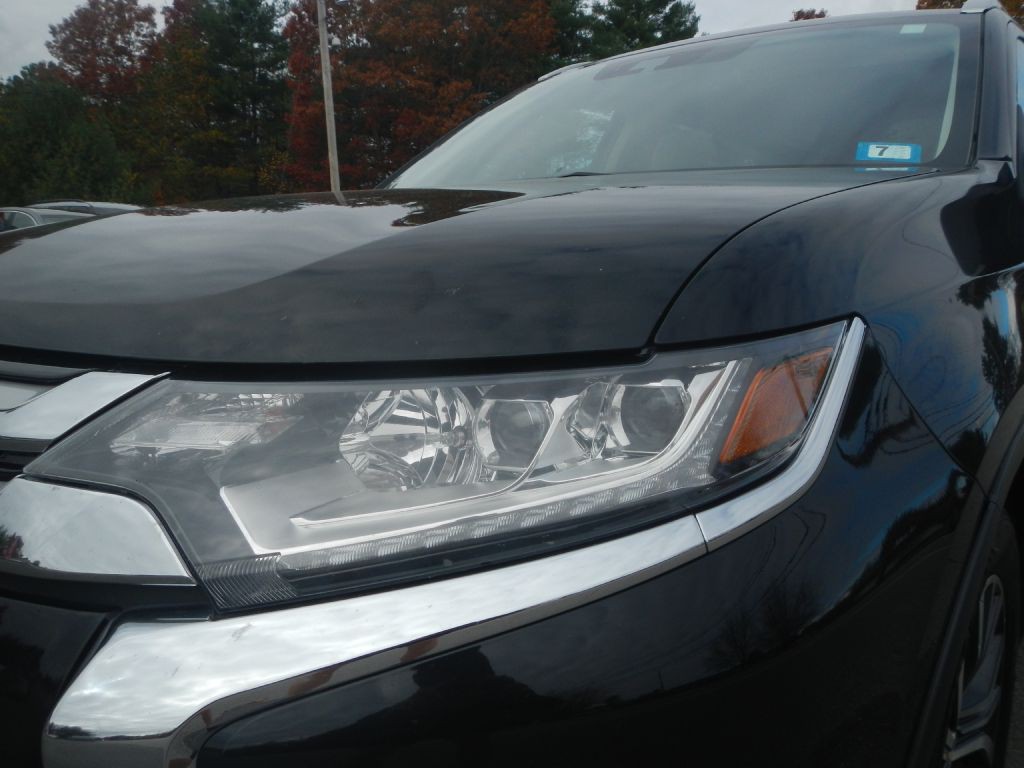 2017 Mitsubishi Outlander Image 57