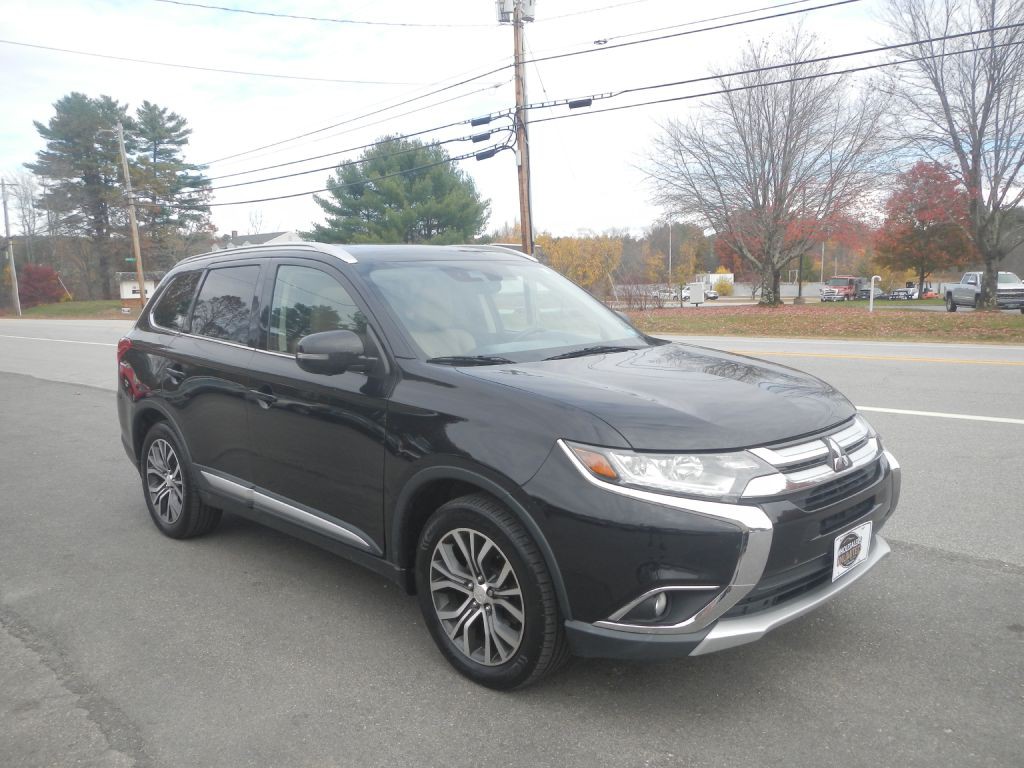 2017 Mitsubishi Outlander Image 58