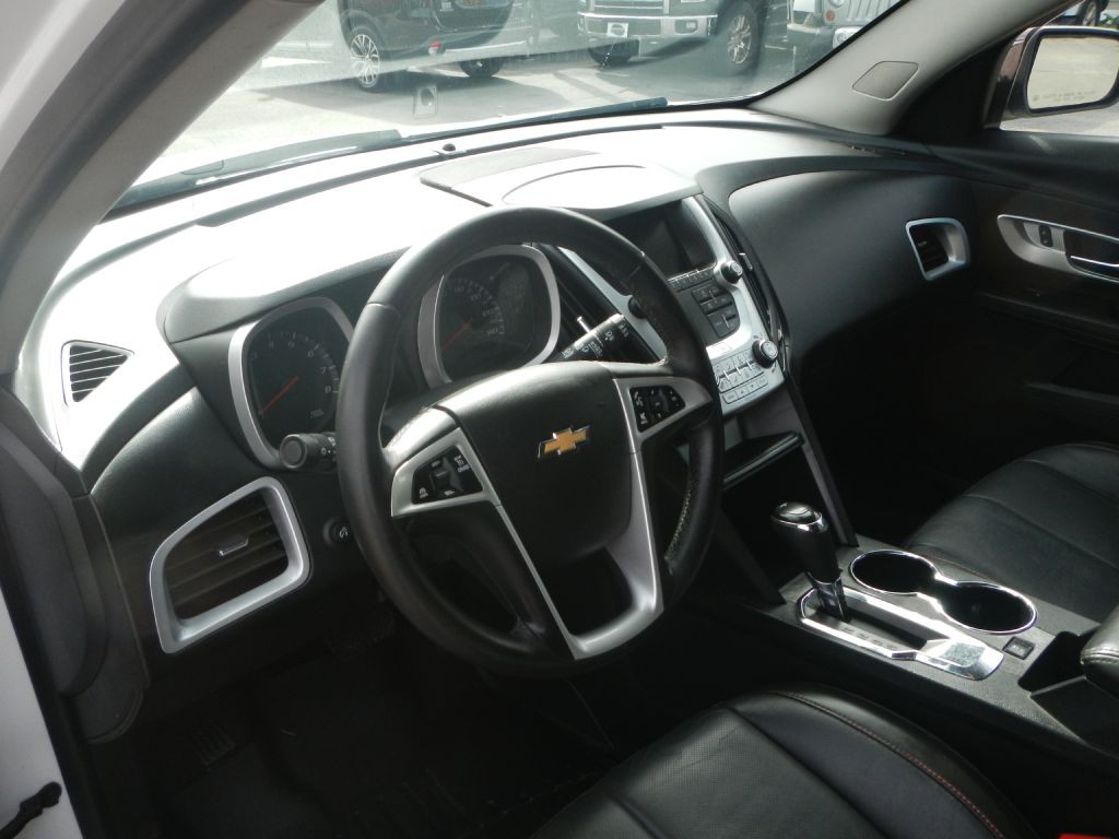 2017 Chevrolet Equinox Image 50
