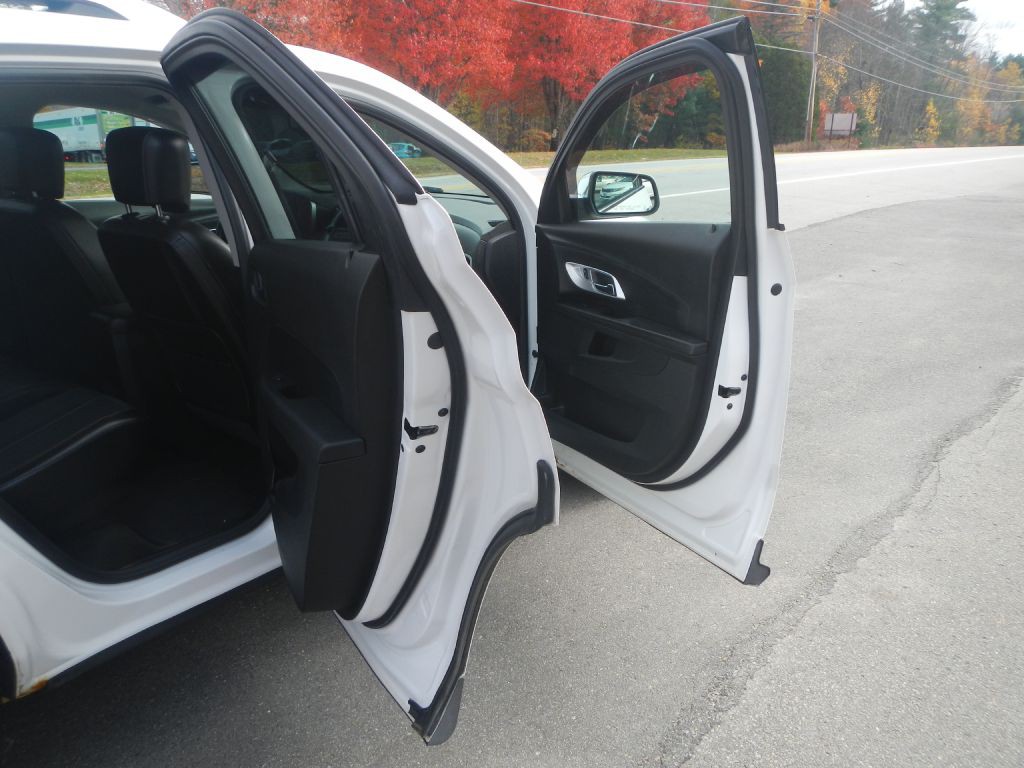 2017 Chevrolet Equinox Image 14