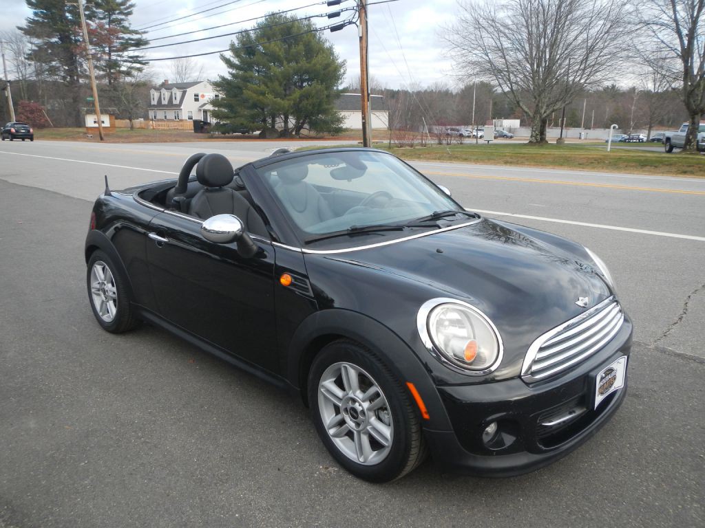 2013 MINI Cooper Image 2