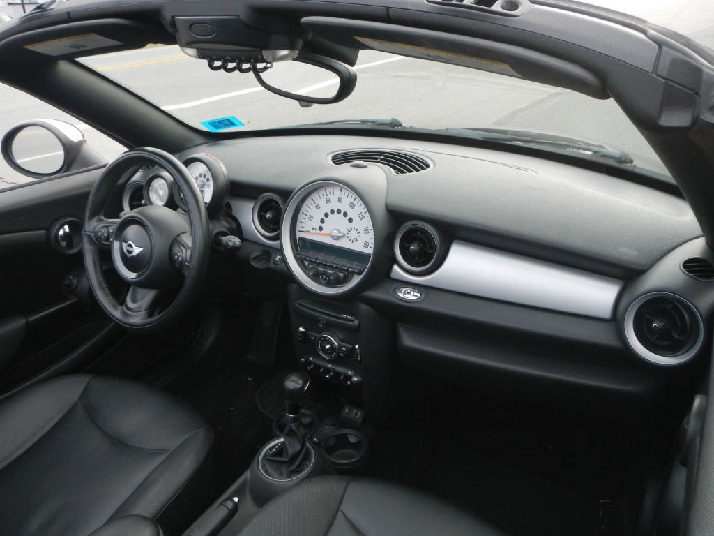 2013 MINI Cooper Image 3