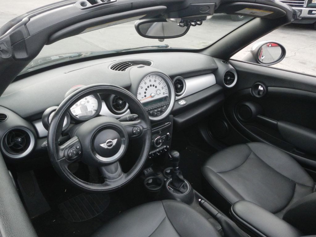 2013 MINI Cooper Image 7