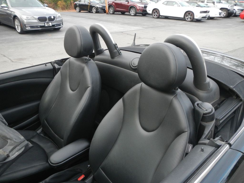 2013 MINI Cooper Image 8