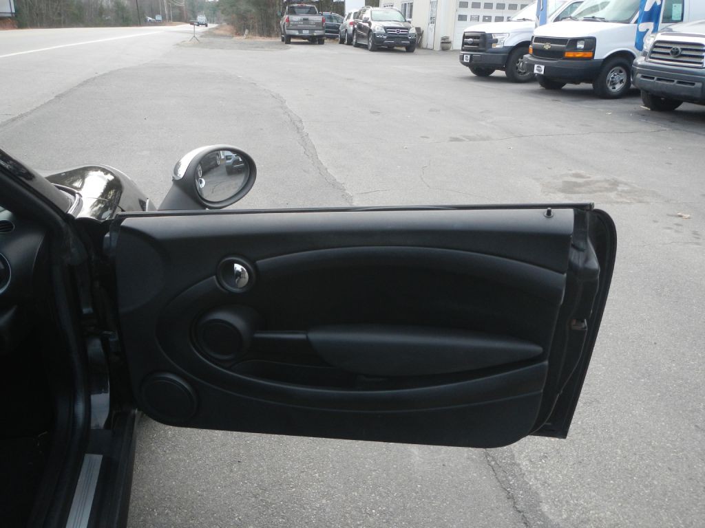 2013 MINI Cooper Image 14