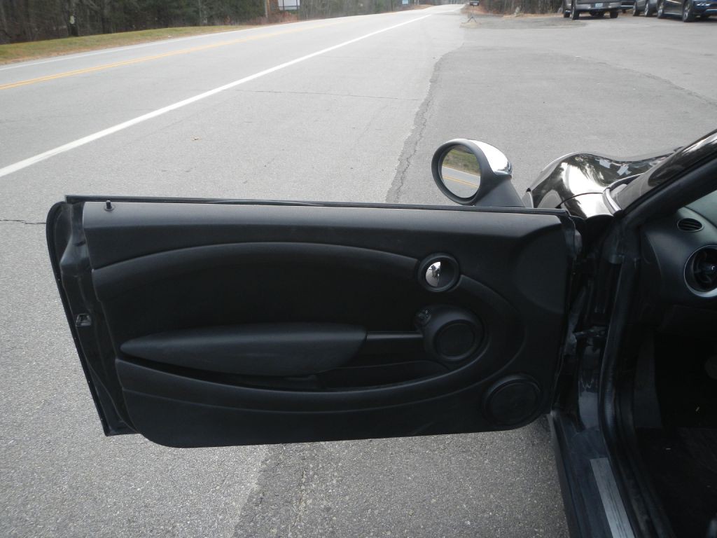 2013 MINI Cooper Image 30