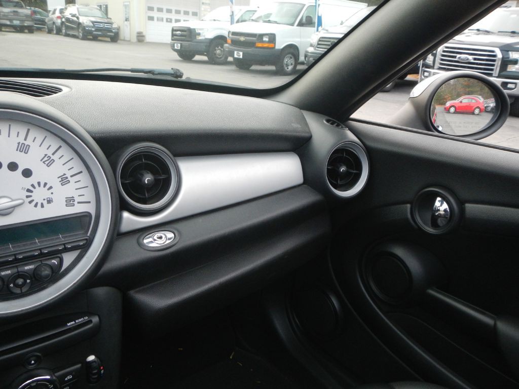 2013 MINI Cooper Image 34
