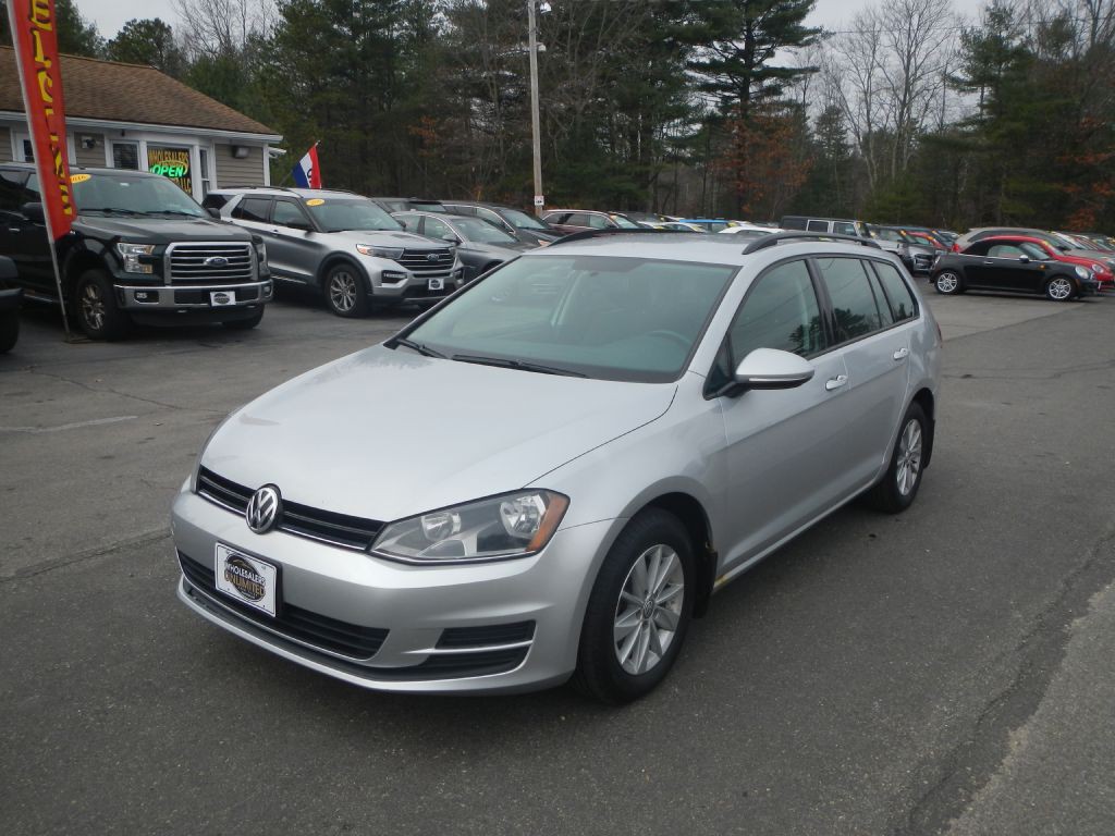 2016 Volkswagen Golf Image 1