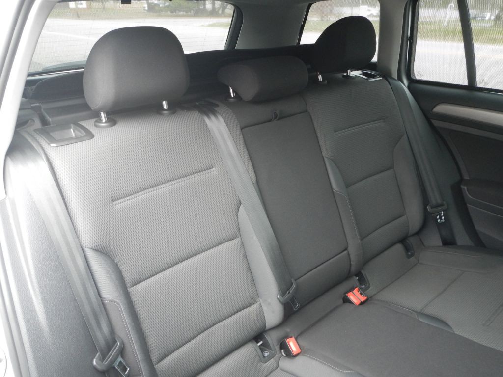 2016 Volkswagen Golf Image 5