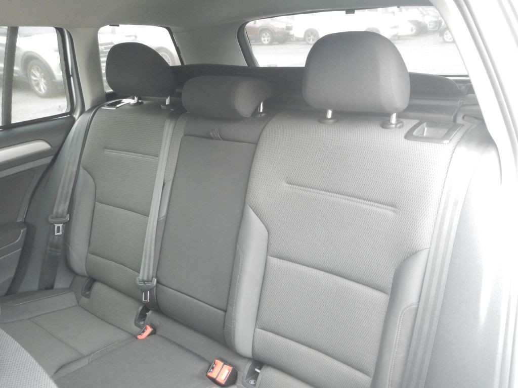 2016 Volkswagen Golf Image 8