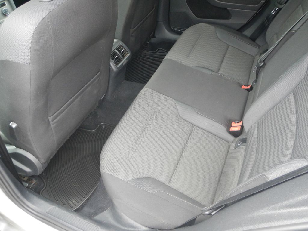 2016 Volkswagen Golf Image 20