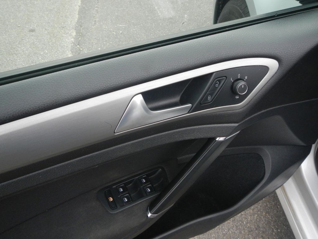 2016 Volkswagen Golf Image 24
