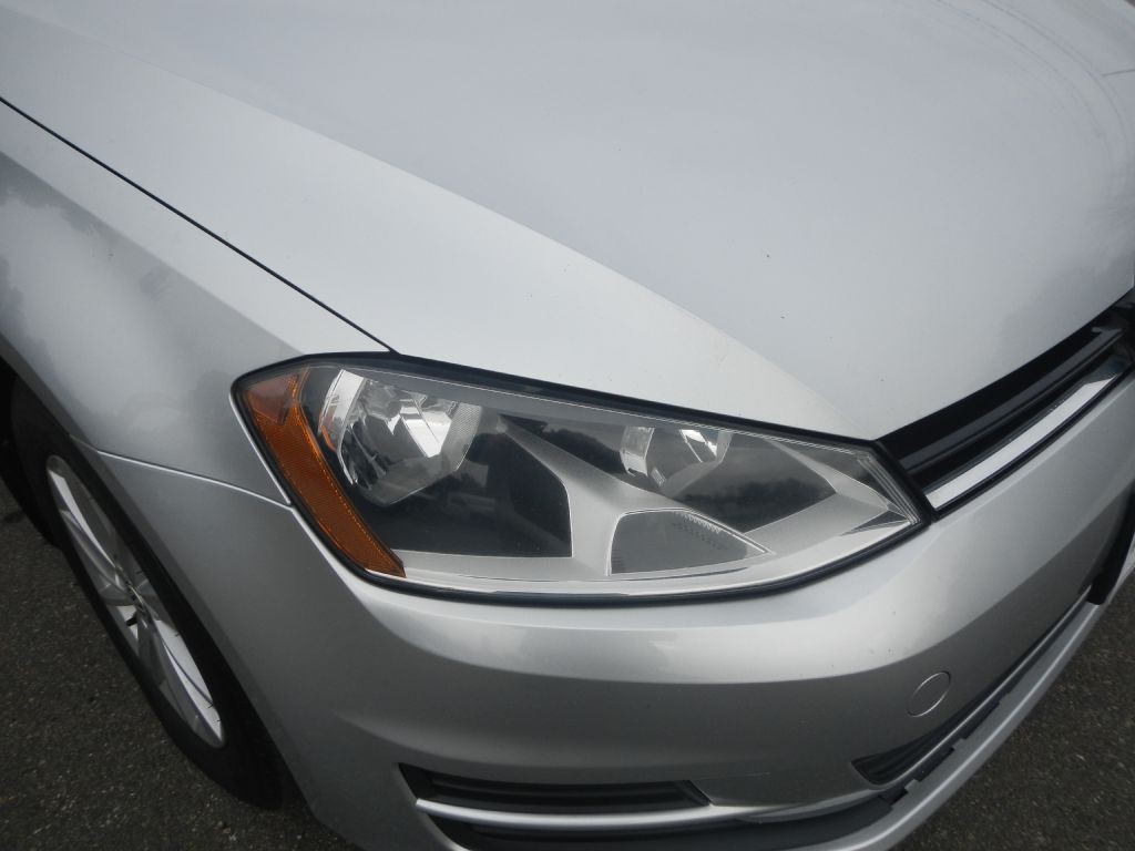 2016 Volkswagen Golf Image 31