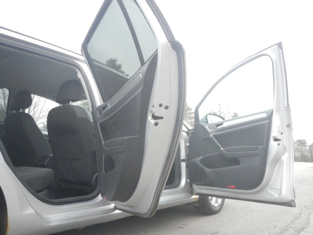 2016 Volkswagen Golf Image 36