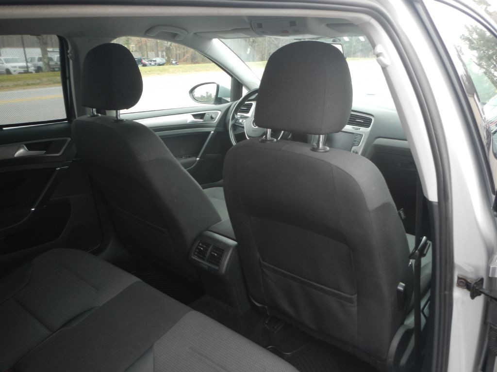 2016 Volkswagen Golf Image 46