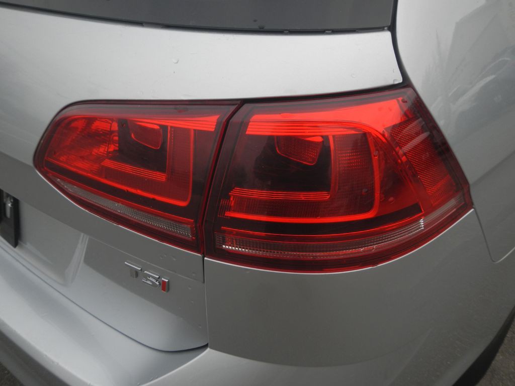 2016 Volkswagen Golf Image 50