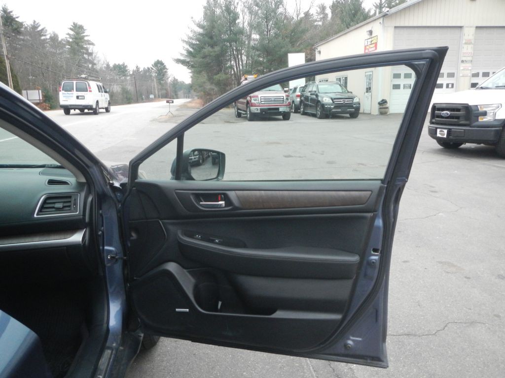 2017 Subaru Outback Image 16