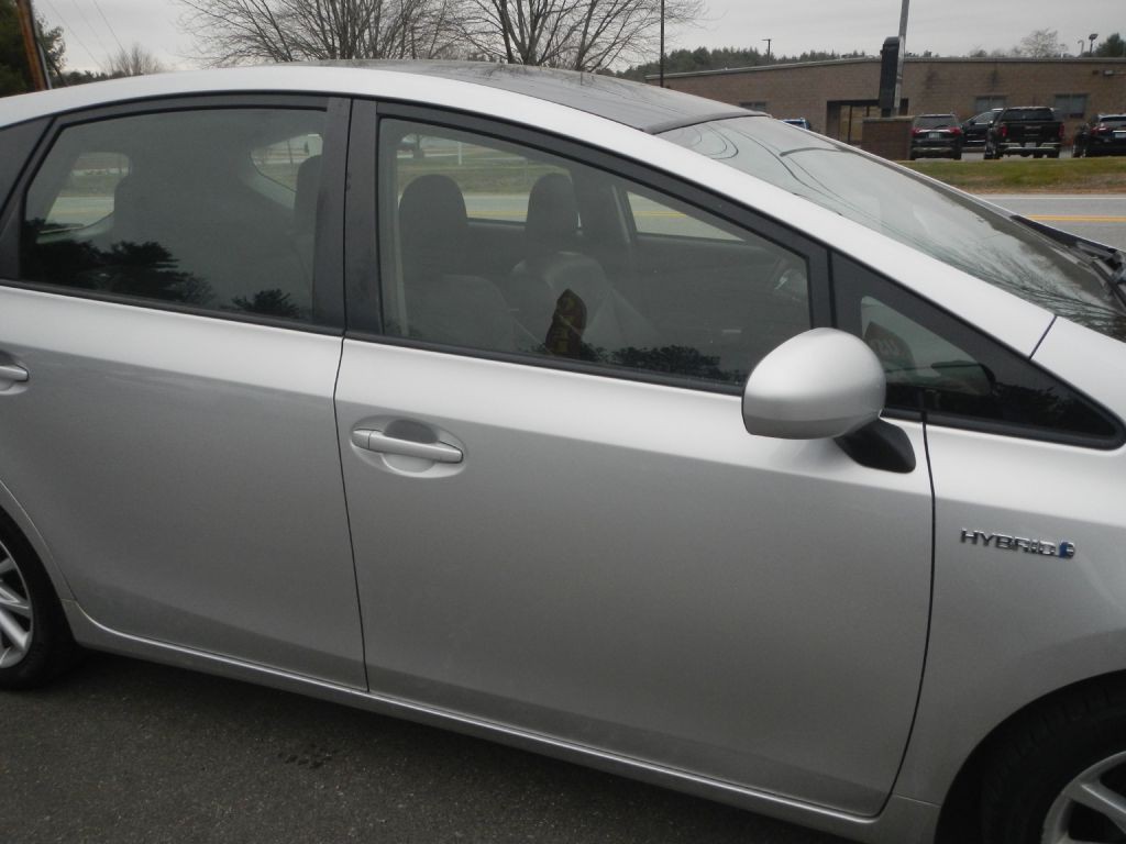 2013 Toyota Prius Image 11