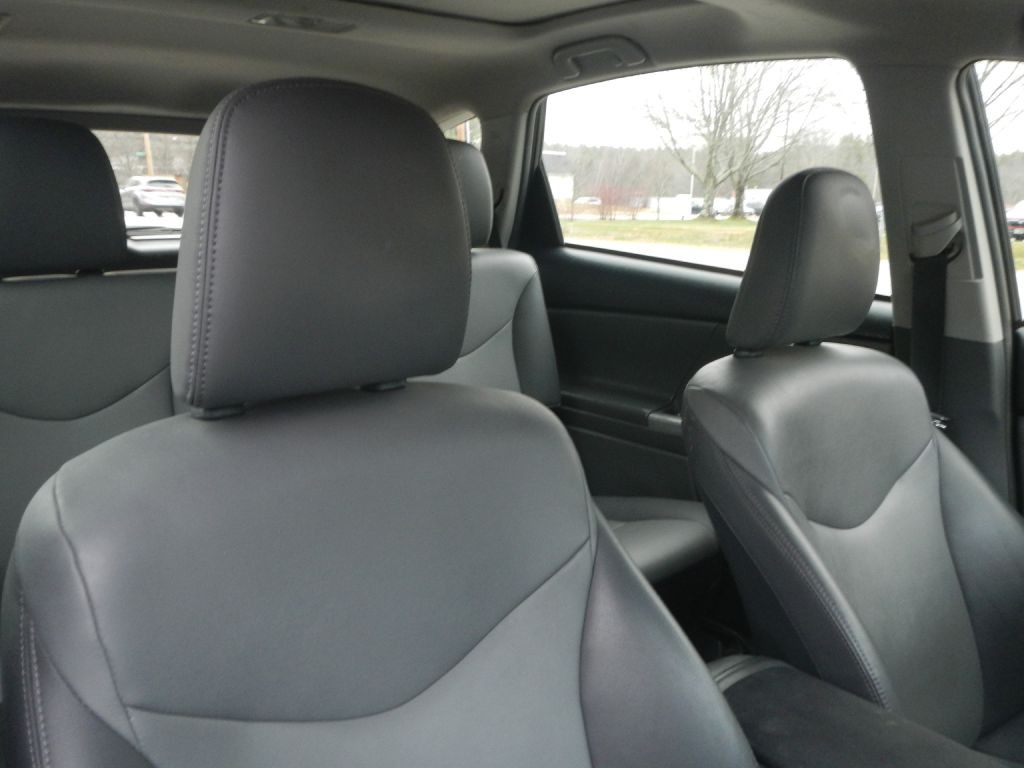 2013 Toyota Prius Image 17