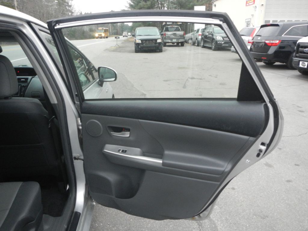 2013 Toyota Prius Image 22