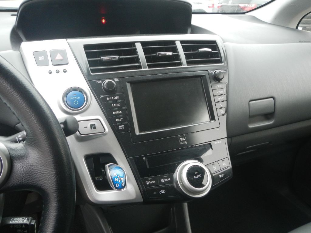 2013 Toyota Prius Image 47