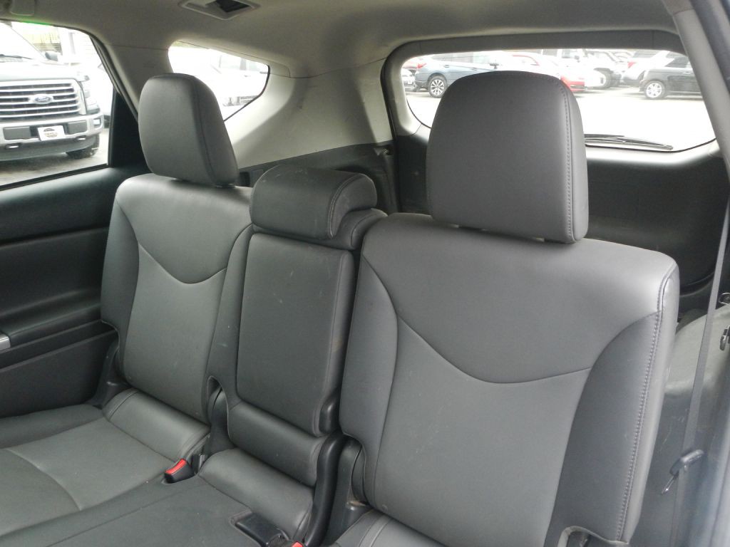 2013 Toyota Prius Image 5