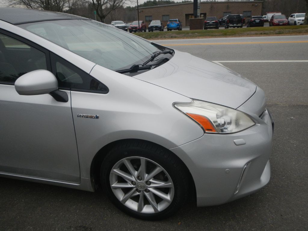 2013 Toyota Prius Image 8