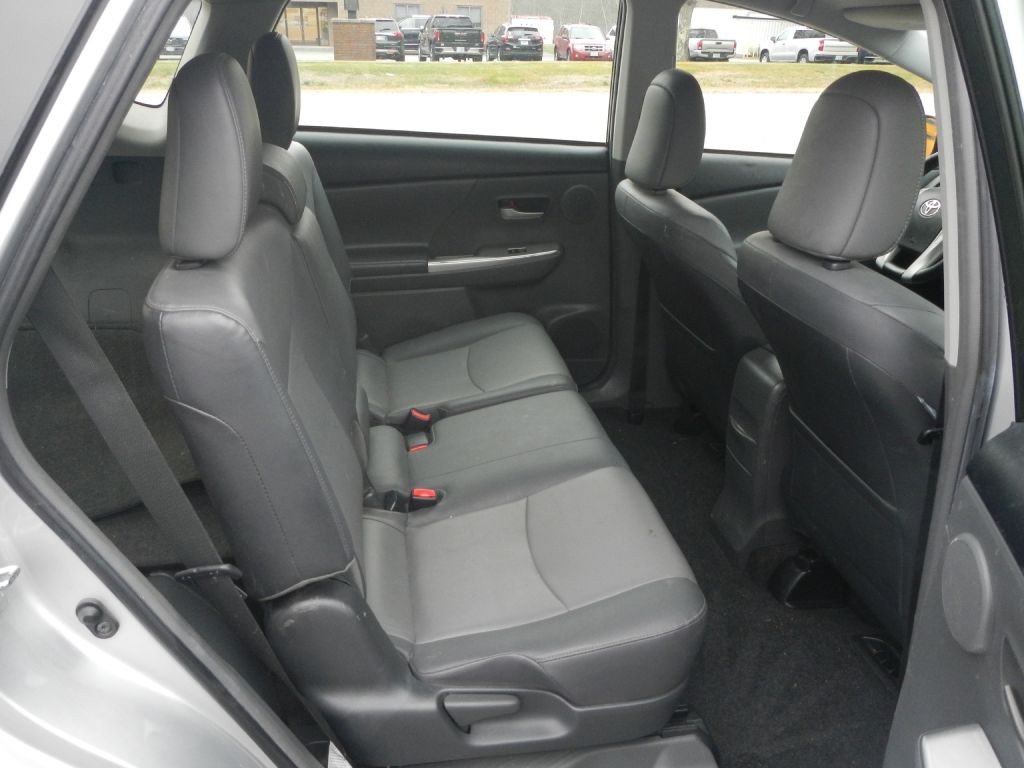 2013 Toyota Prius Image 21