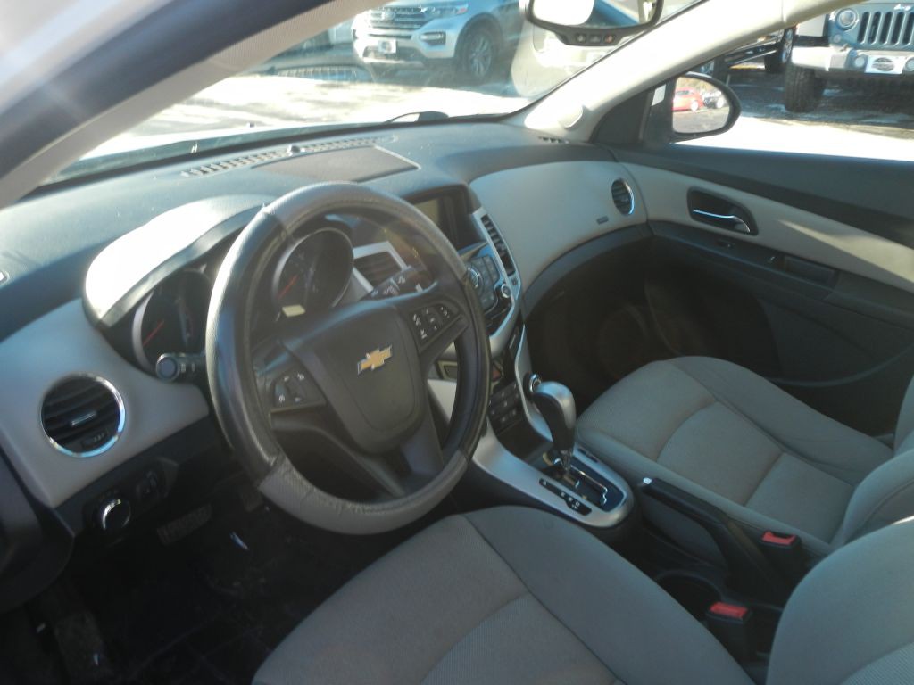 2016 Chevrolet Cruze Image 3