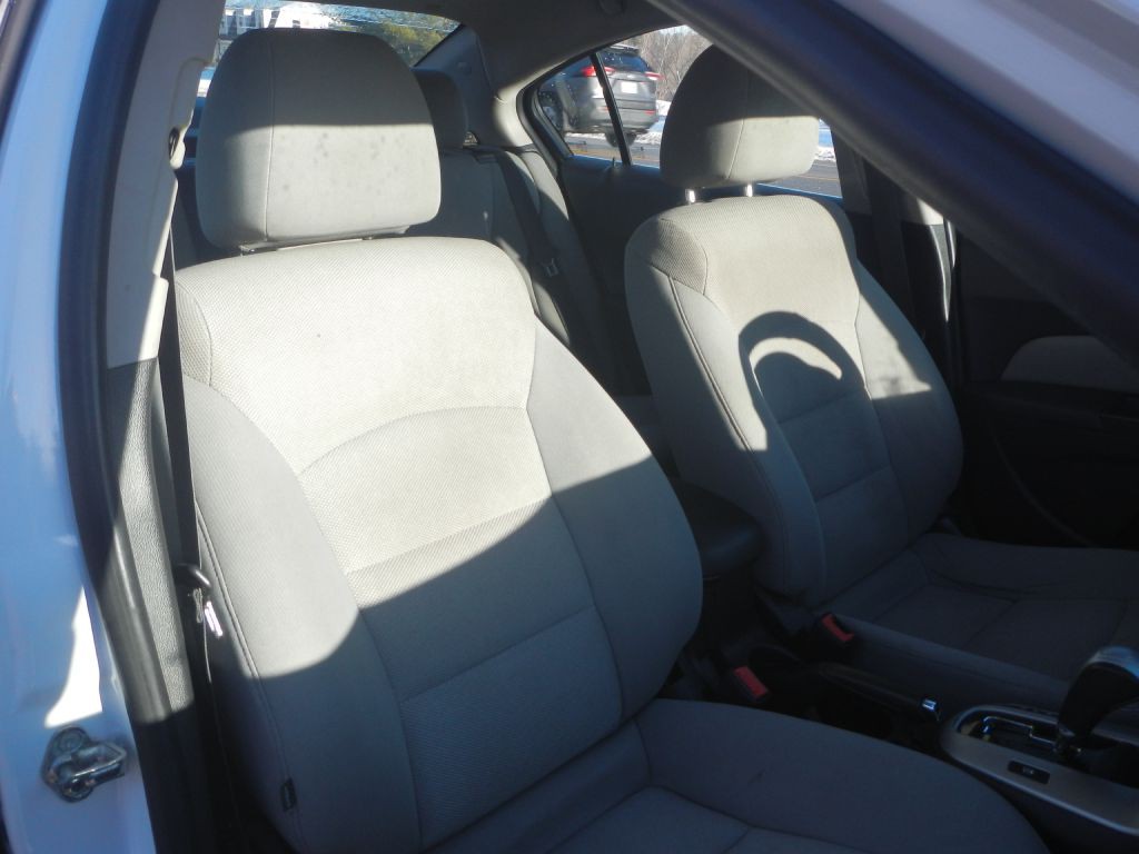 2016 Chevrolet Cruze Image 8