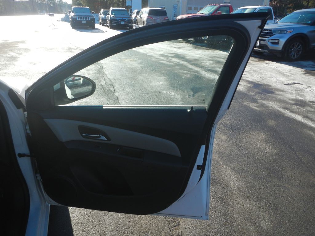 2016 Chevrolet Cruze Image 17