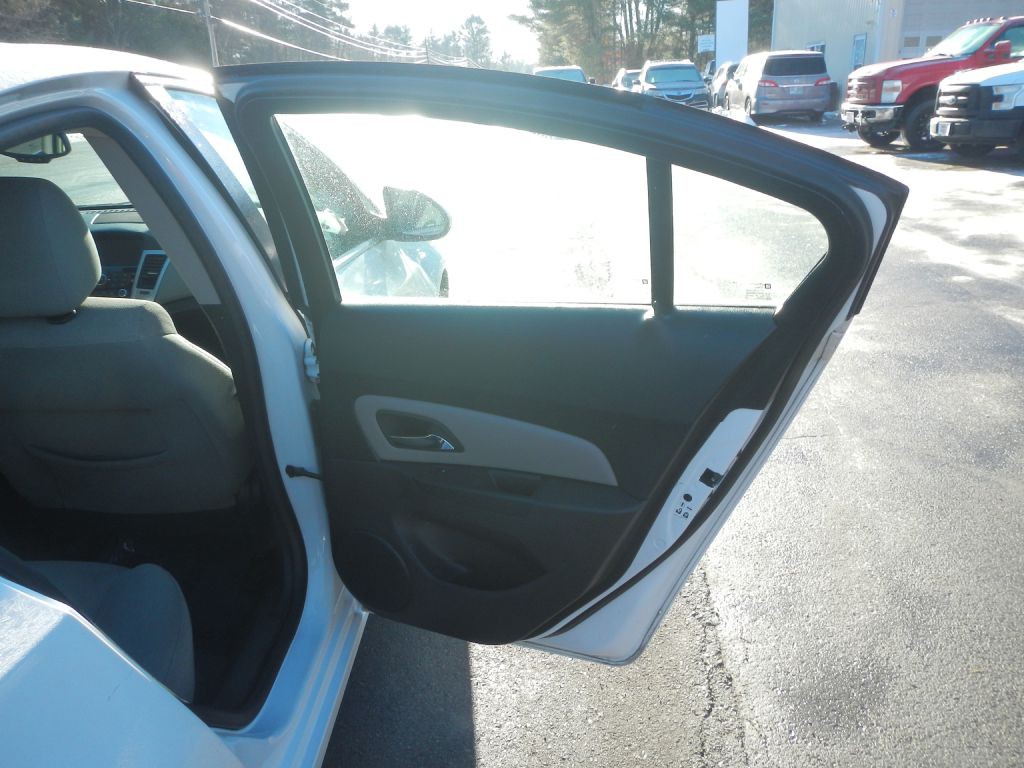 2016 Chevrolet Cruze Image 25