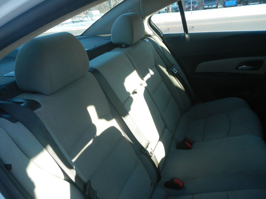 2016 Chevrolet Cruze Image 28