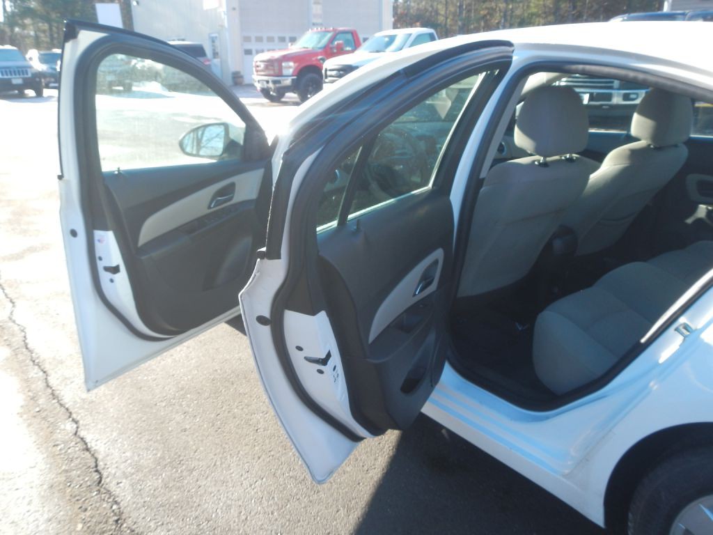 2016 Chevrolet Cruze Image 38