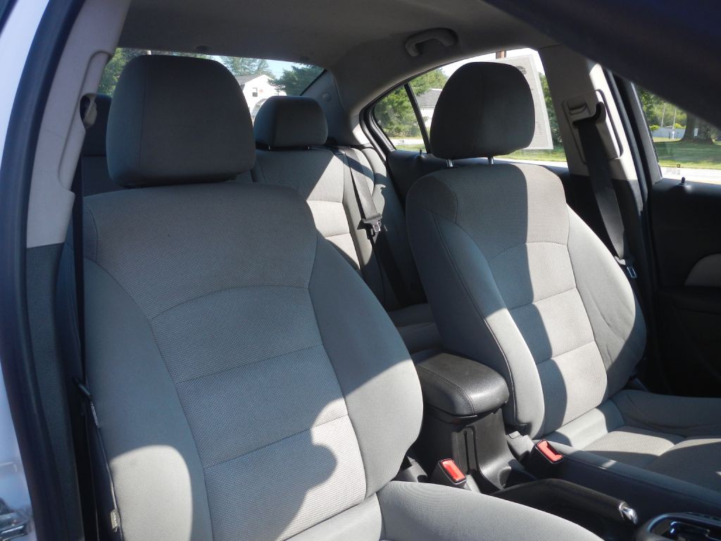 2016 Chevrolet Cruze Image 3