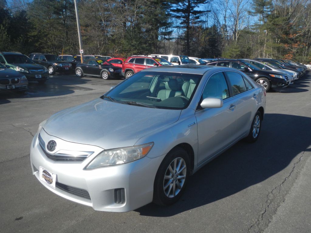 2011 Toyota Camry Image 2