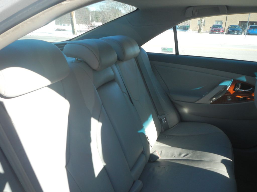 2011 Toyota Camry Image 7