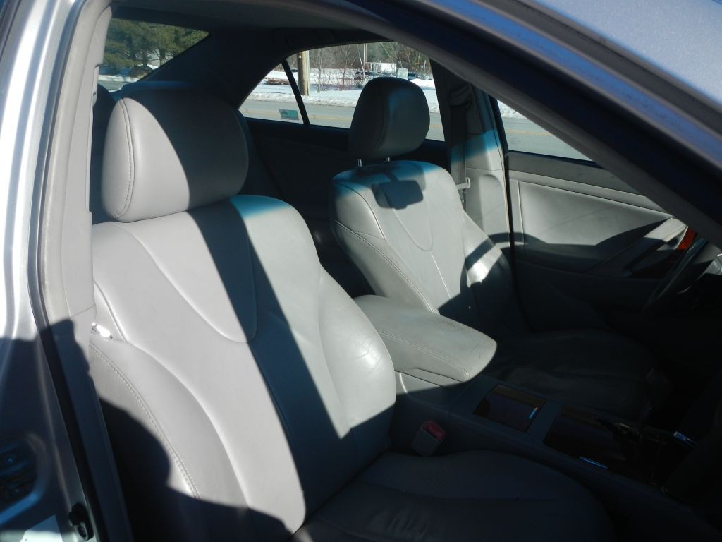 2011 Toyota Camry Image 8