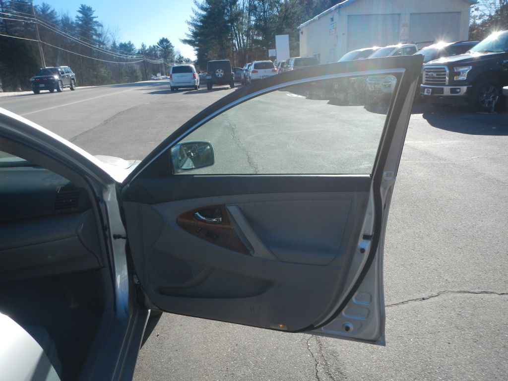 2011 Toyota Camry Image 16