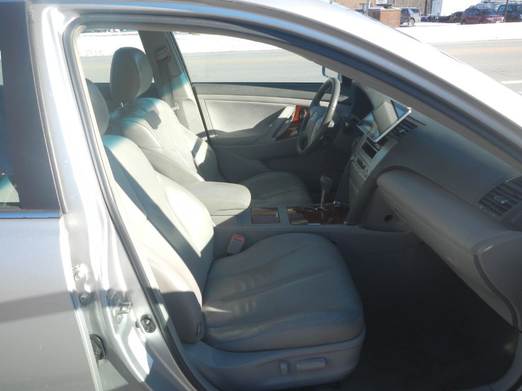 2011 Toyota Camry Image 17